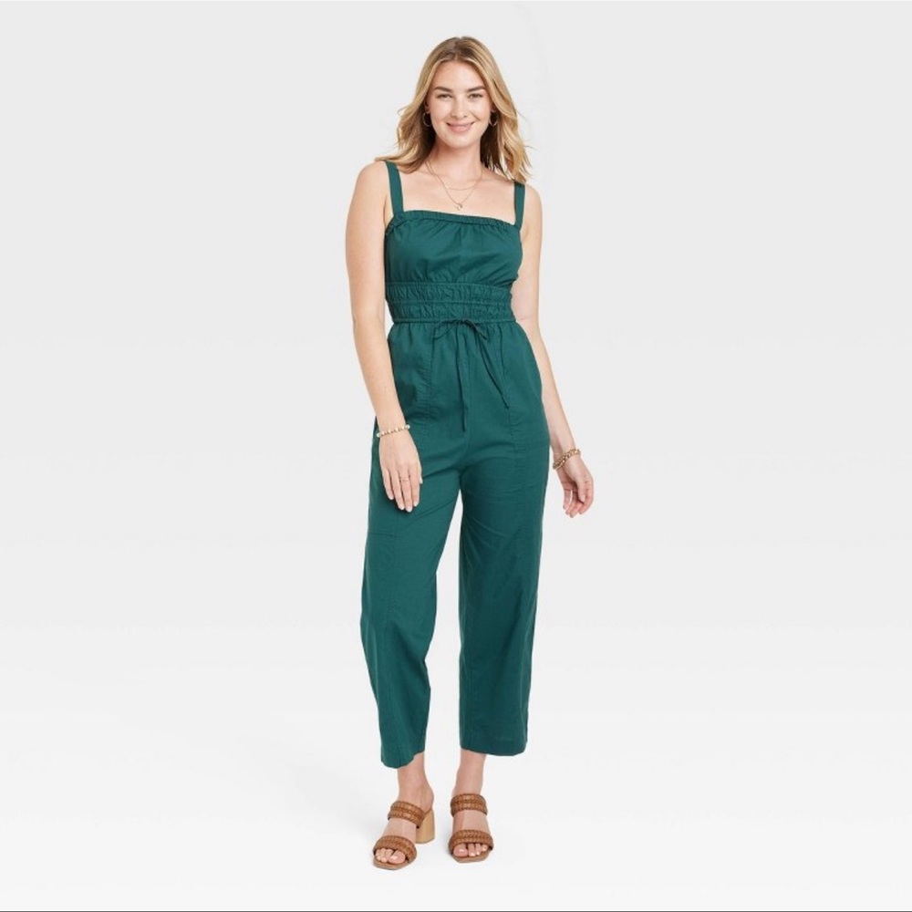 Universal Thread Women's Sleeveless Jumpsuit